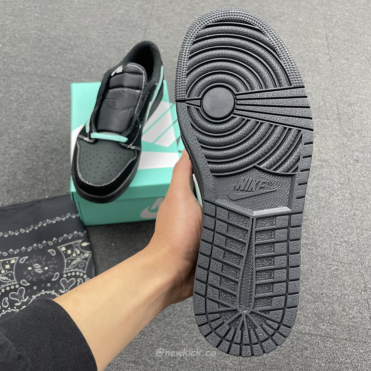 Air Jordan 1 Low Dazzles With Tiffany Cus Travis Dm7866 311 (2) - newkick.cc